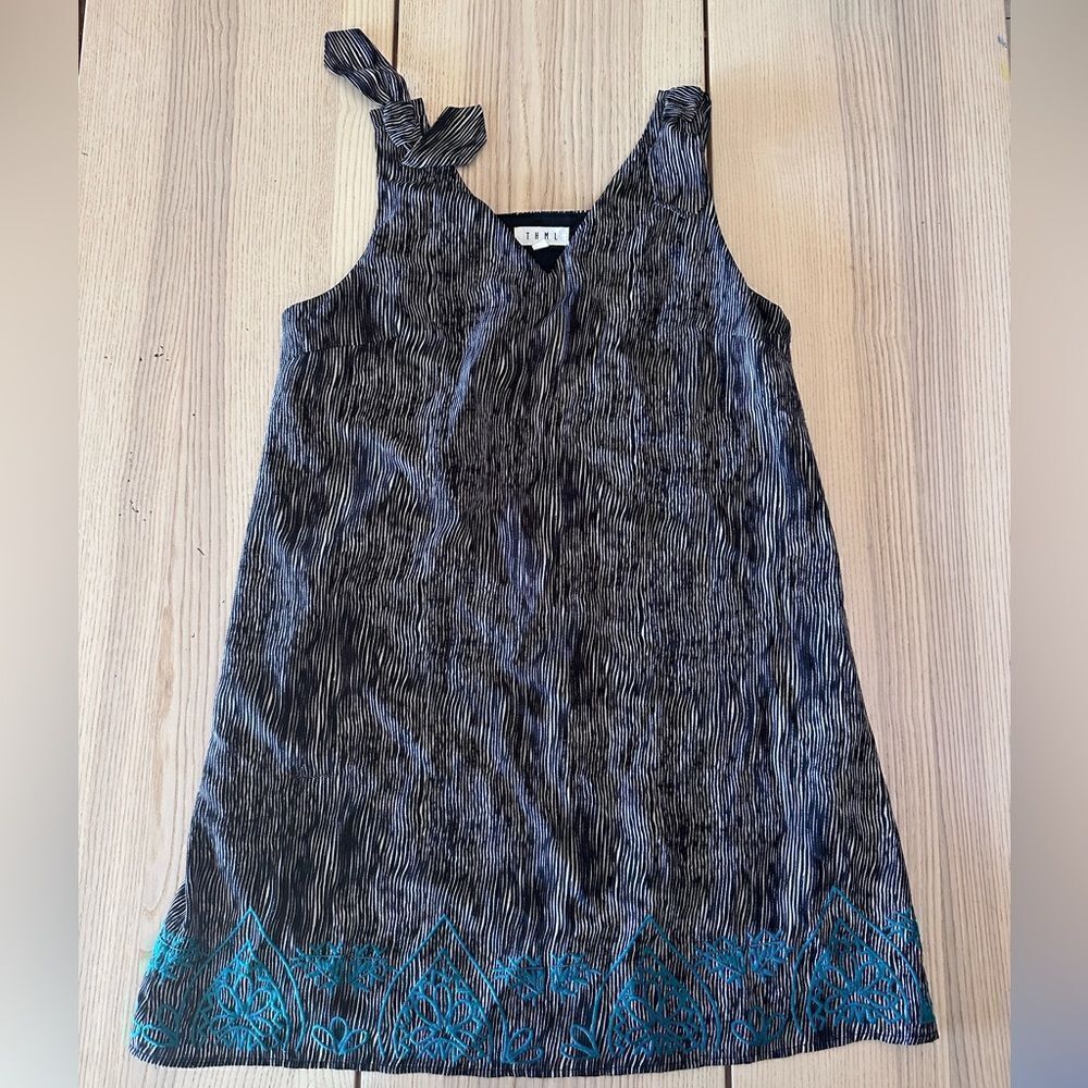 THML Anthropologie WillaâEmbroidered Trim shift dress, black, white, & teal Sz L